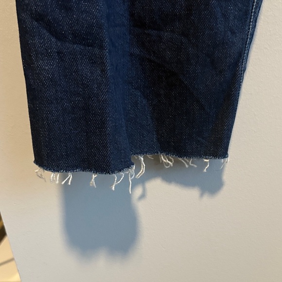 Hudson Holly Straight Jeans in Deep Indigo with Contrast Stitching and Raw Hem - Picture 5 of 8